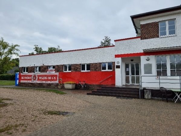 Teil-Außenansicht vor der Sanierung/Umbau
